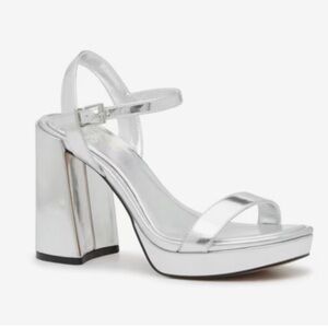 Silver Mix No. 6 Sabria Sandal size 7.5